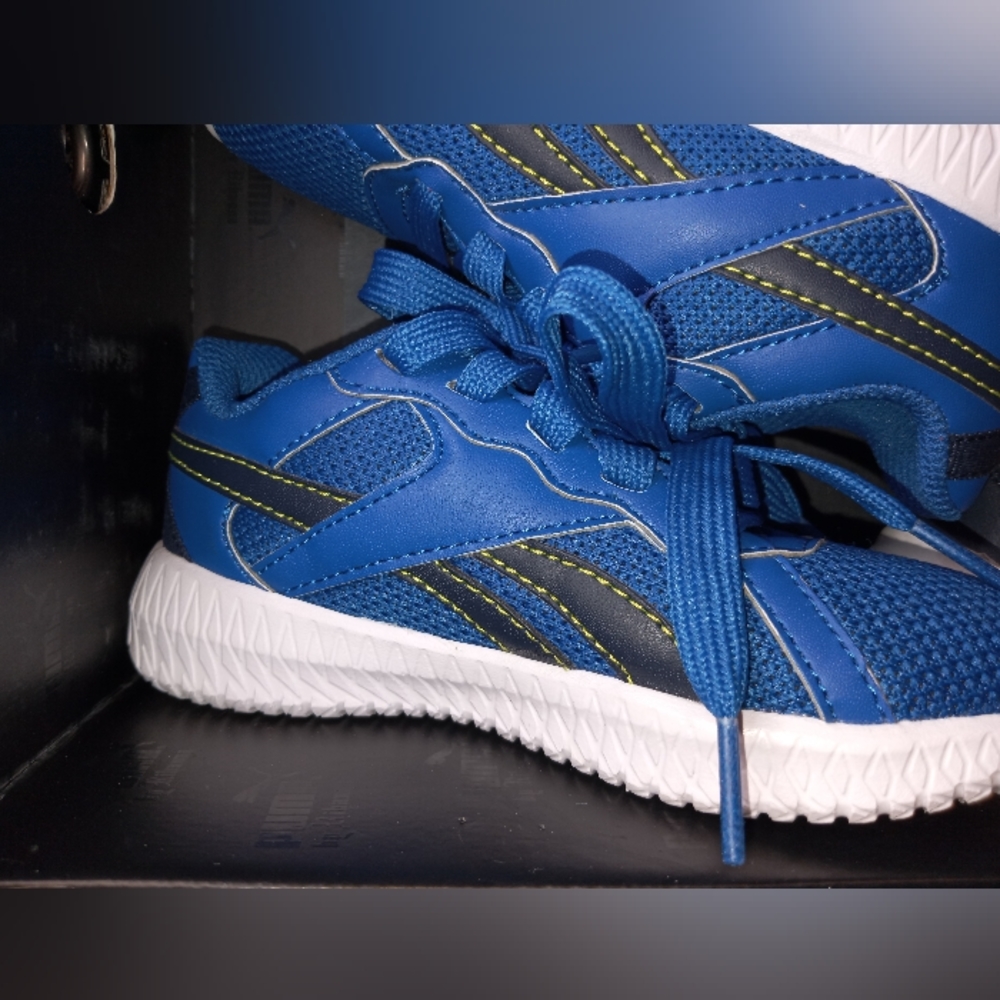Infant Reeboks size 10.5 Blue - Picture 2 of 9